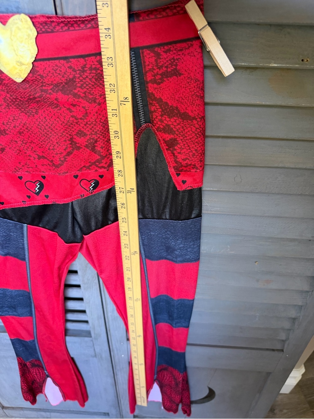 Disney Descendants Rise of Red | Girl Size 10/12 - Picture 9 of 10